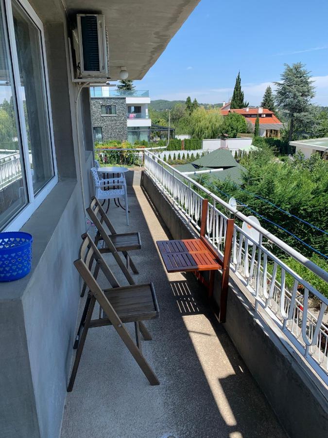 във артемида Apartment