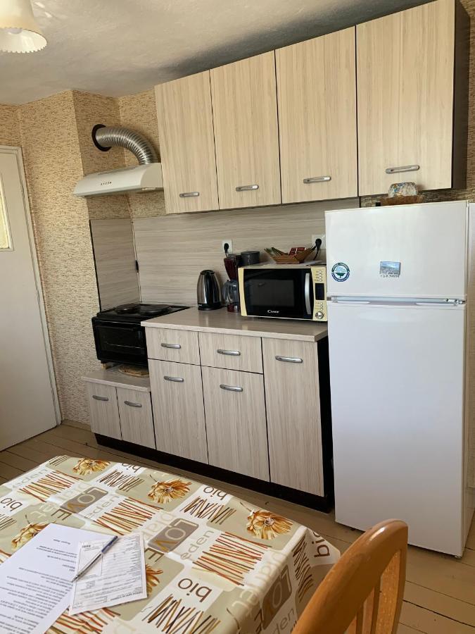 Apartment във артемида *