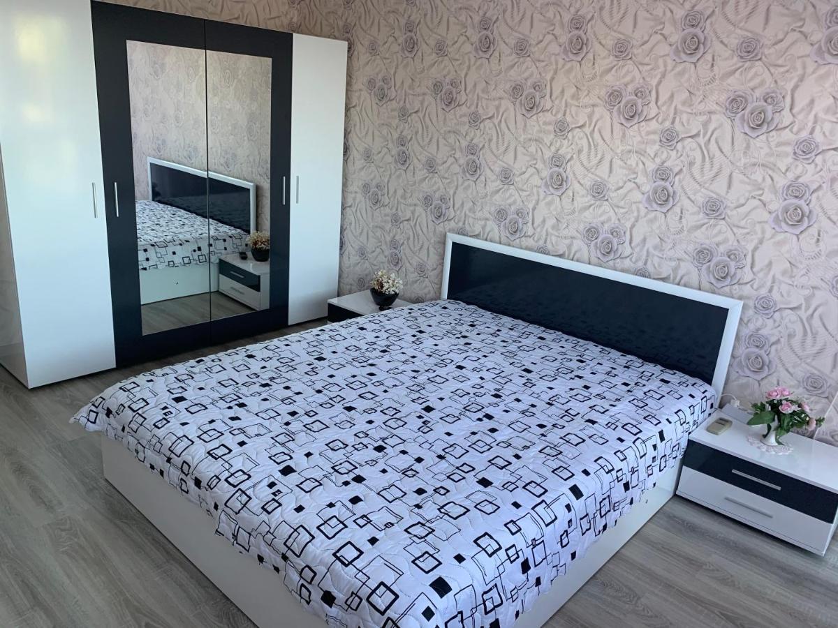 Apartment във артемида *