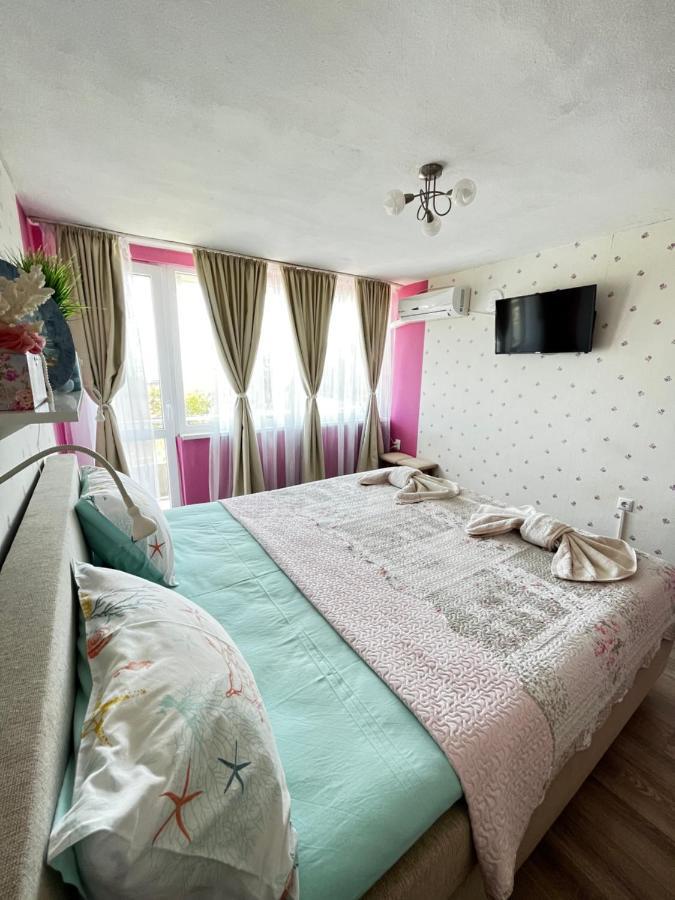 Apartment във артемида *
