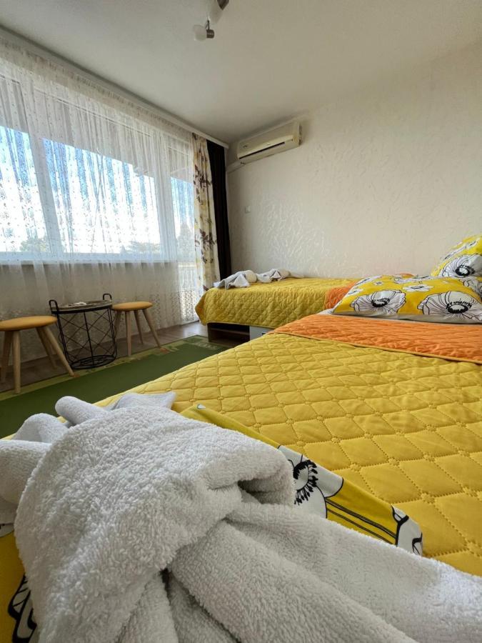 Apartment във артемида
